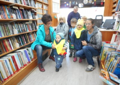 Obisk potujoče knjižnice / Bibliobusz látogatása